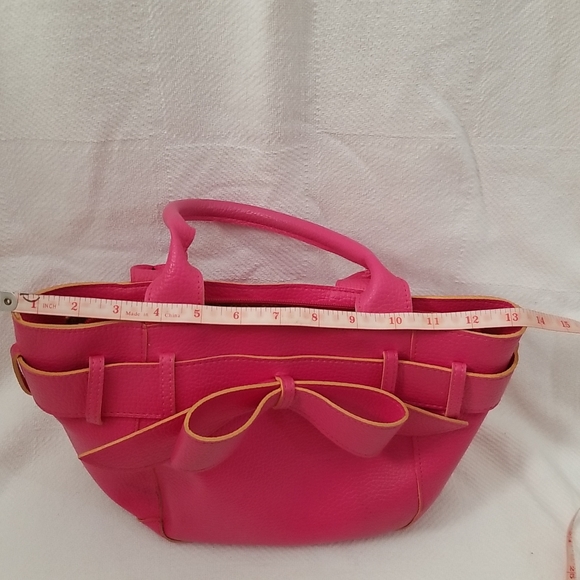 Satchel - Picture 5 of 7